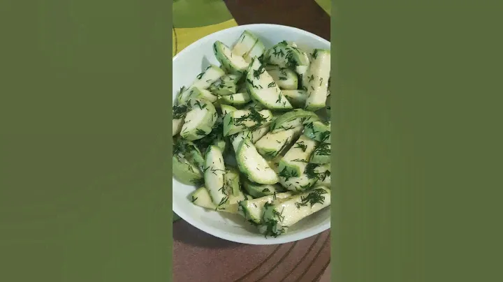 быстрая закуска: маринованные кабачки , пальчики съешь 😍 очень хрустящие!