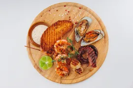 Ассорти из морепродуктов гриль