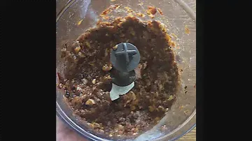 Легкий рецепт полезных и вкусных конфет из сухофруктов и орехов