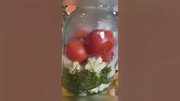 Ассорти из помидоров и цветной капусты на зиму