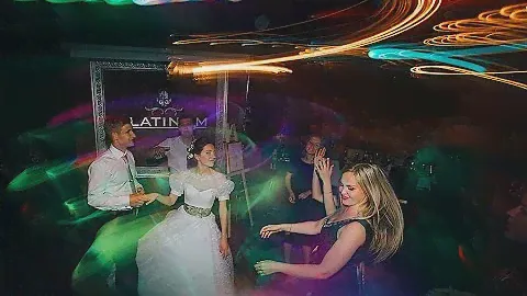 Фотосъемка. Урок: 21. Эффект размытых огней на банкете