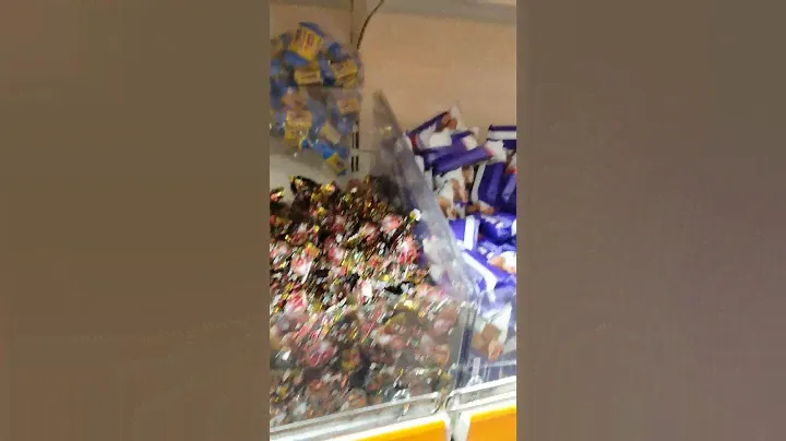 Разница в цене твикс в упаковке и на развес #твикс #конфеты #макси #магазин
